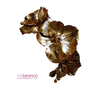 Diadema de flores dorada by nila taranco