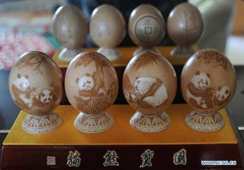 05-Chinese-Artist-Pu-Derong-Egg-Carvings-Carving-www-designstack-co