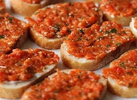 Torradas com Pasta de Pimentão Torradas com Pasta de Pimentão (vegana)