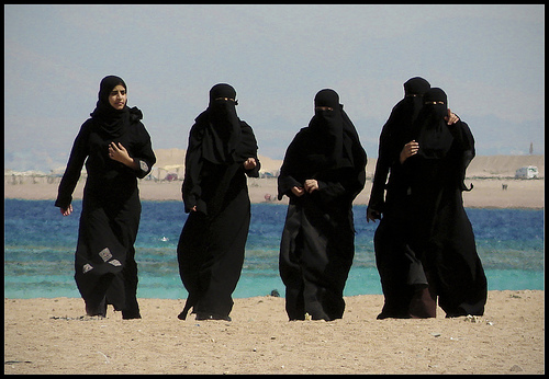 Gambar+Gadis+Arab Gambar gadis-gadis arab di pantai (hot arabic girl on the beach) - RIE ...