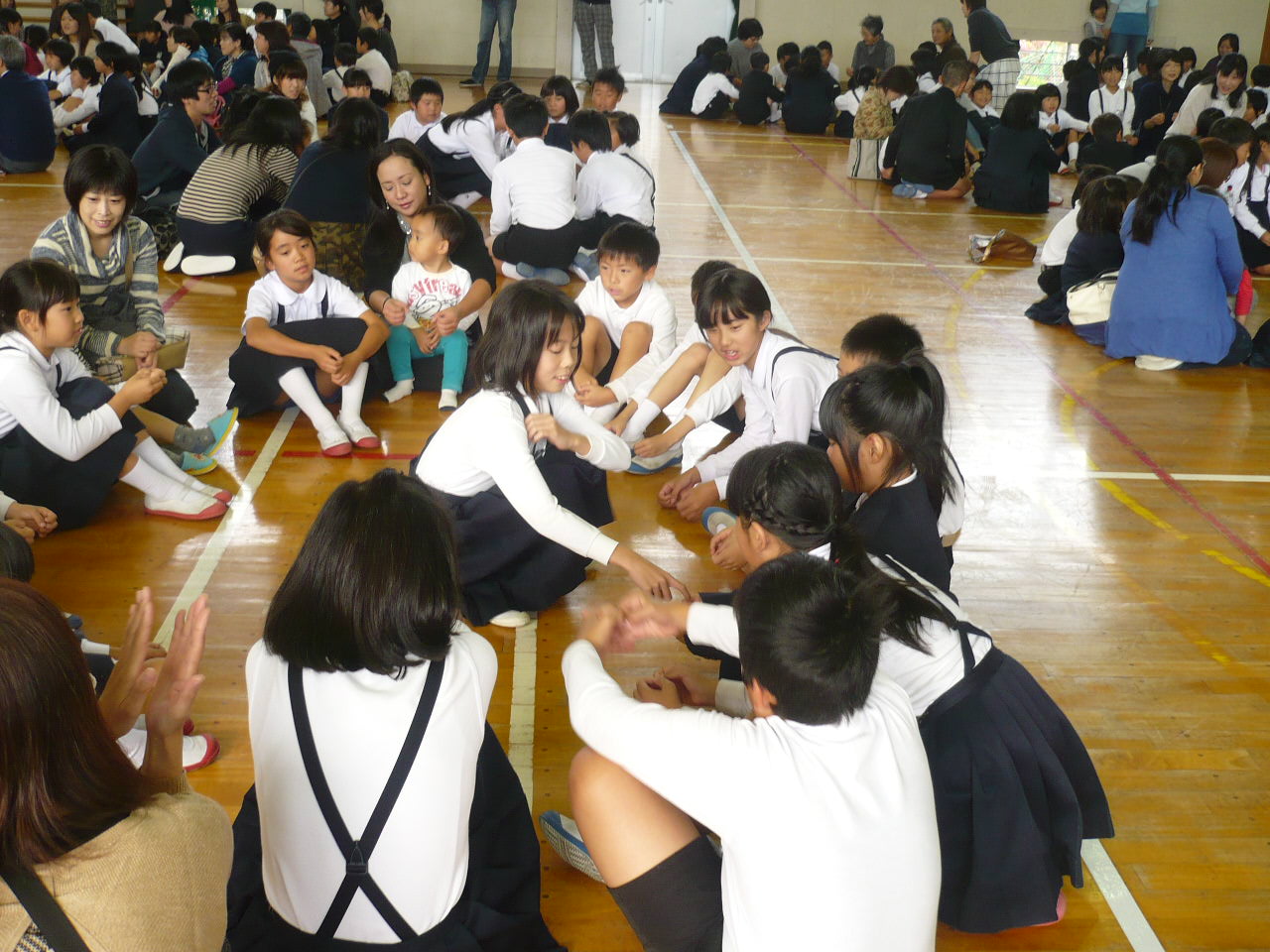 防府市立華浦小学校 音楽集会「みんなで歌おう」