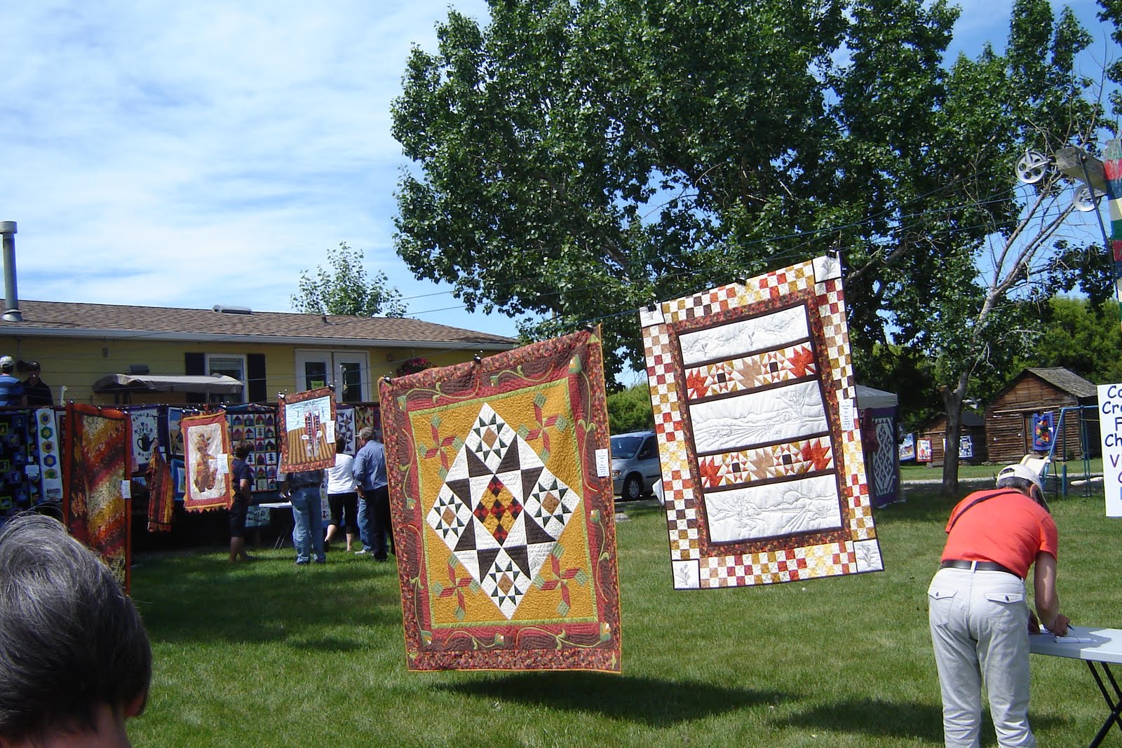 Outdoor Quilt Show at Country Creations