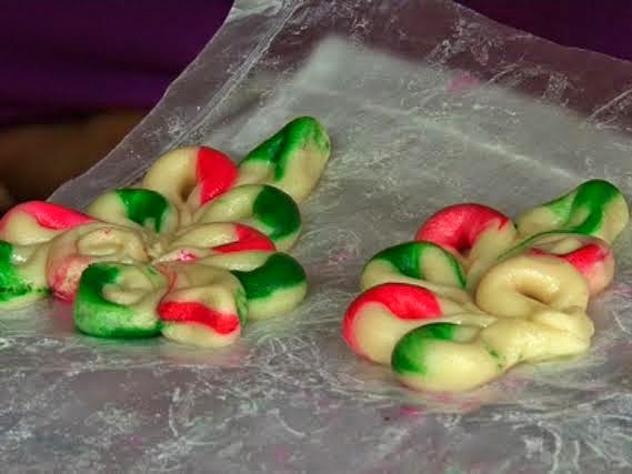 Kue_Karah_dan_Bungong_Kaye_Dari_Aceh Kue_Karah_dan_Bungong_Kaye_Dari_Aceh