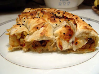oktay usta ETLİ BÖREK tarifi resmi, resimleri, fotoğrafları oktay usta ETLİ BÖREK nasıl yapılır, Yemek Tarifleri yemeği yapılır tarifleri tarifi nasıl yapılır tarifi tarif nasıl yapılır nasıl Hamur İşleri BÖREK