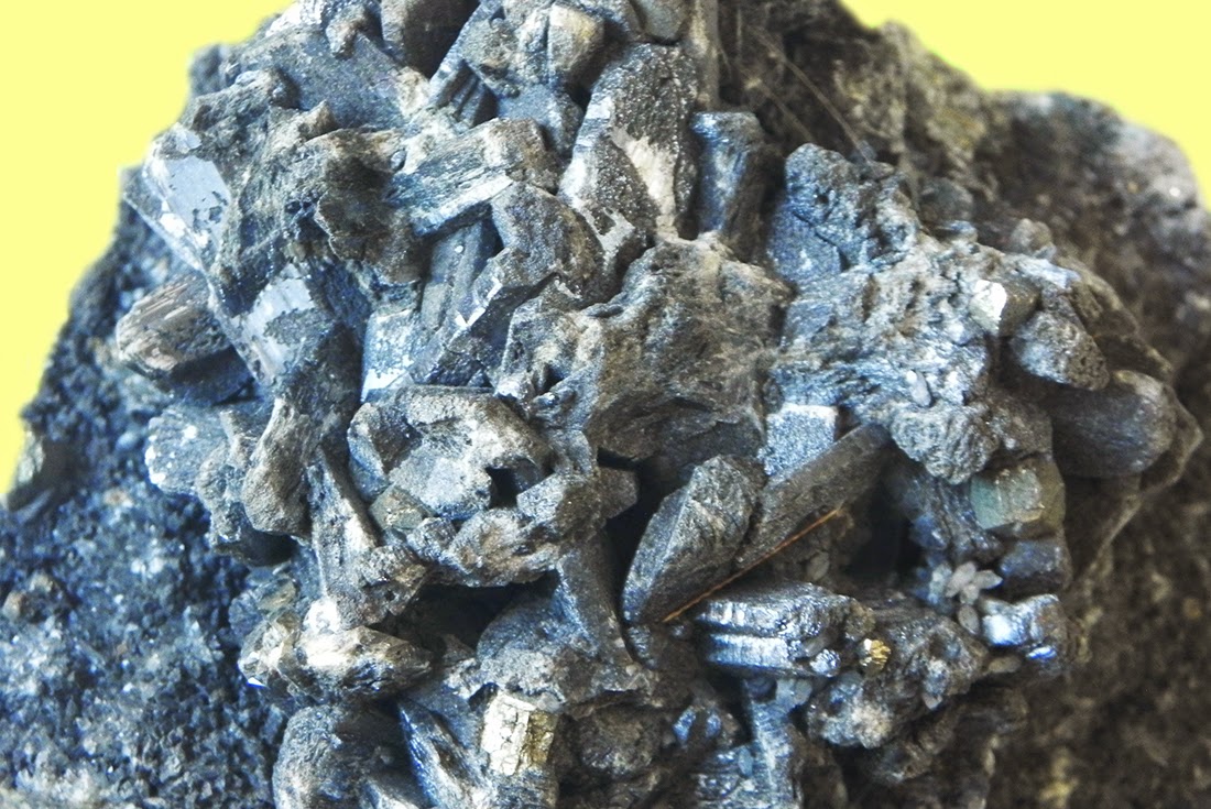 MINERALES VALENTINITA