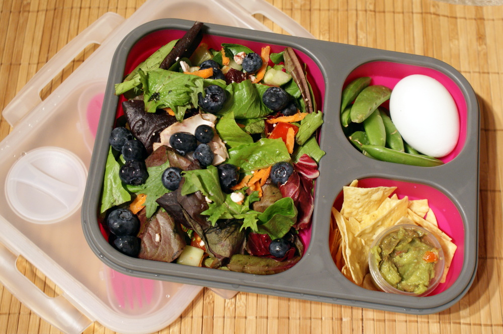 Product Review & Giveaway} SmartPlanet Home Collapsible Deluxe Salad Bowl -  More Than Your Average Mom