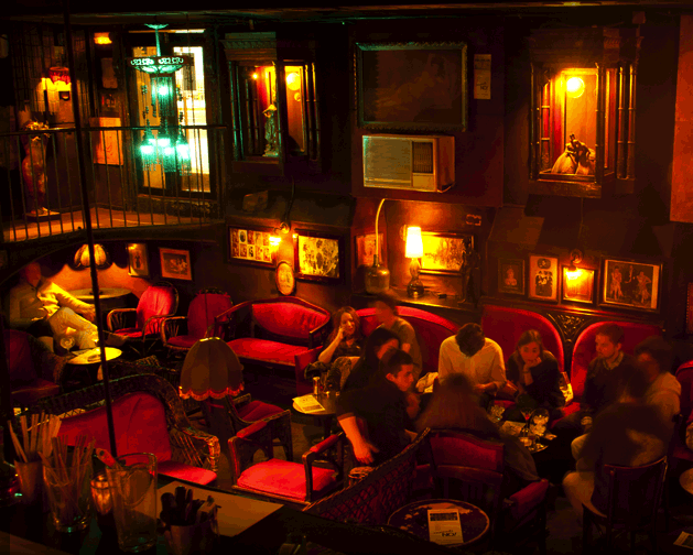 Tarot and long nights at Les Gens Que J'aime, Barcelona Gusto