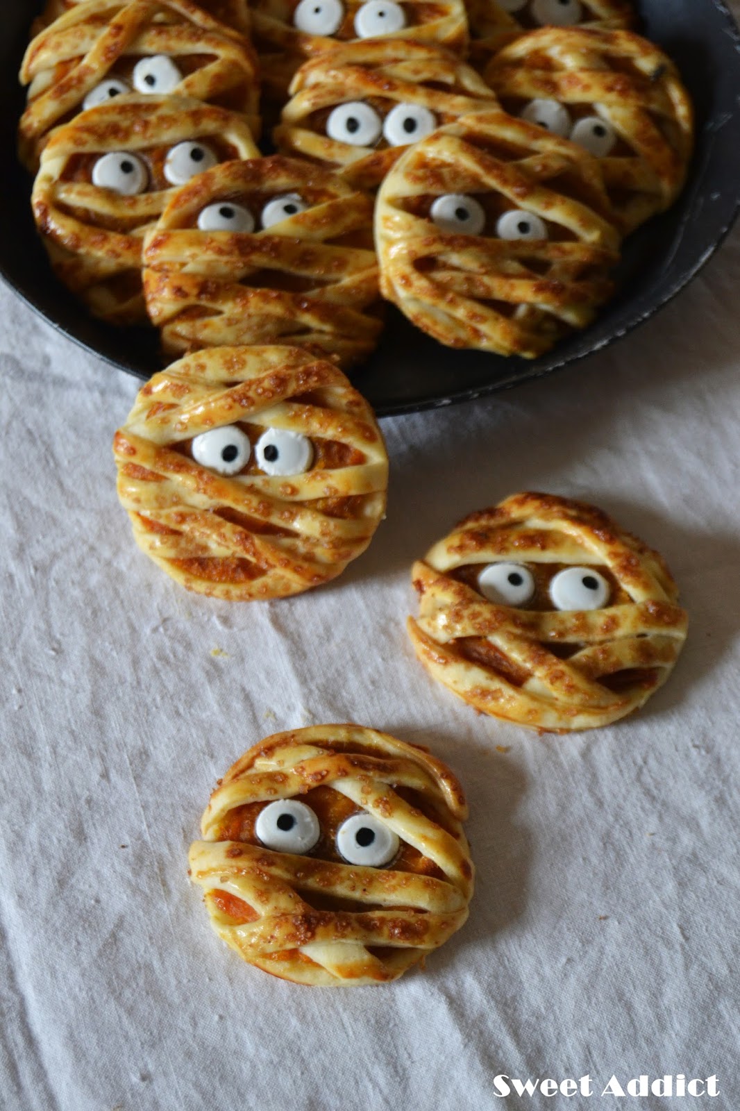 Galletas Momia Rellenas De Calabaza Sweet Addict Comida Postres Galletas De Halloween Comidas Faciles
