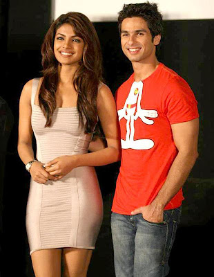 Click on the Image for Larger View priyanka_chopra_and_shahid_kapoor_FilmyFun.blogspot.com