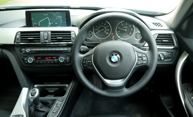 BMW 320d Efficient Dynamics - driver view