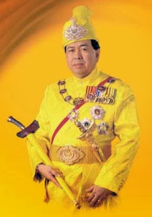 Dua Menantu DYMM Sultan Selangor Menerima Darjah Kebesaran Datuk Setia
