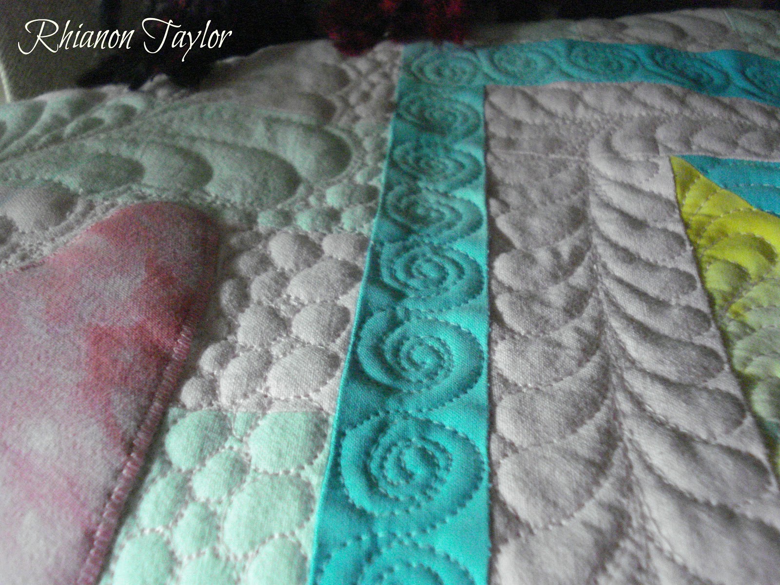 The Nifty Stitcher Snow Dyed Quilt Part 2