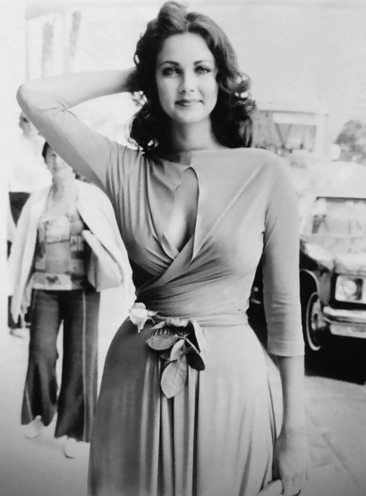 Linda Carter