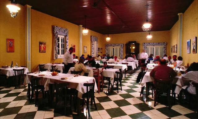 Hoteles que invitan a leer Hoteles-biblioteca_CLAIMA20130906_0133_14