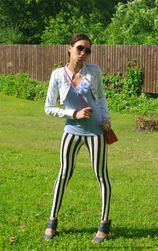Black and white stripe leggings like Jessie J
