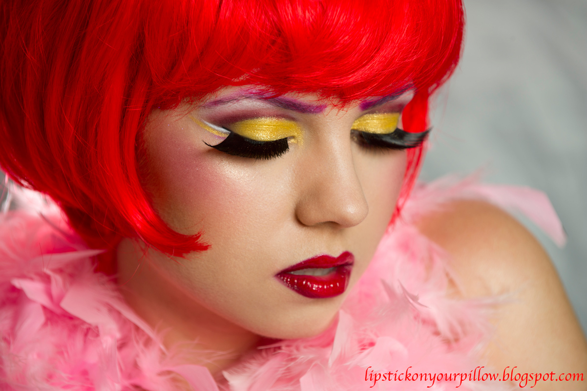 http://4.bp.blogspot.com/-zU8Q2k8RQd8/TfqVXej2BxI/AAAAAAAAASE/mY5Oi0sqv_U/s1600/red-wig-cut-crease-makeup1.jpg