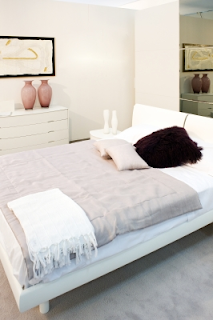 Small bedroom enlarged with mirrors bedroom, mirrors, decorating