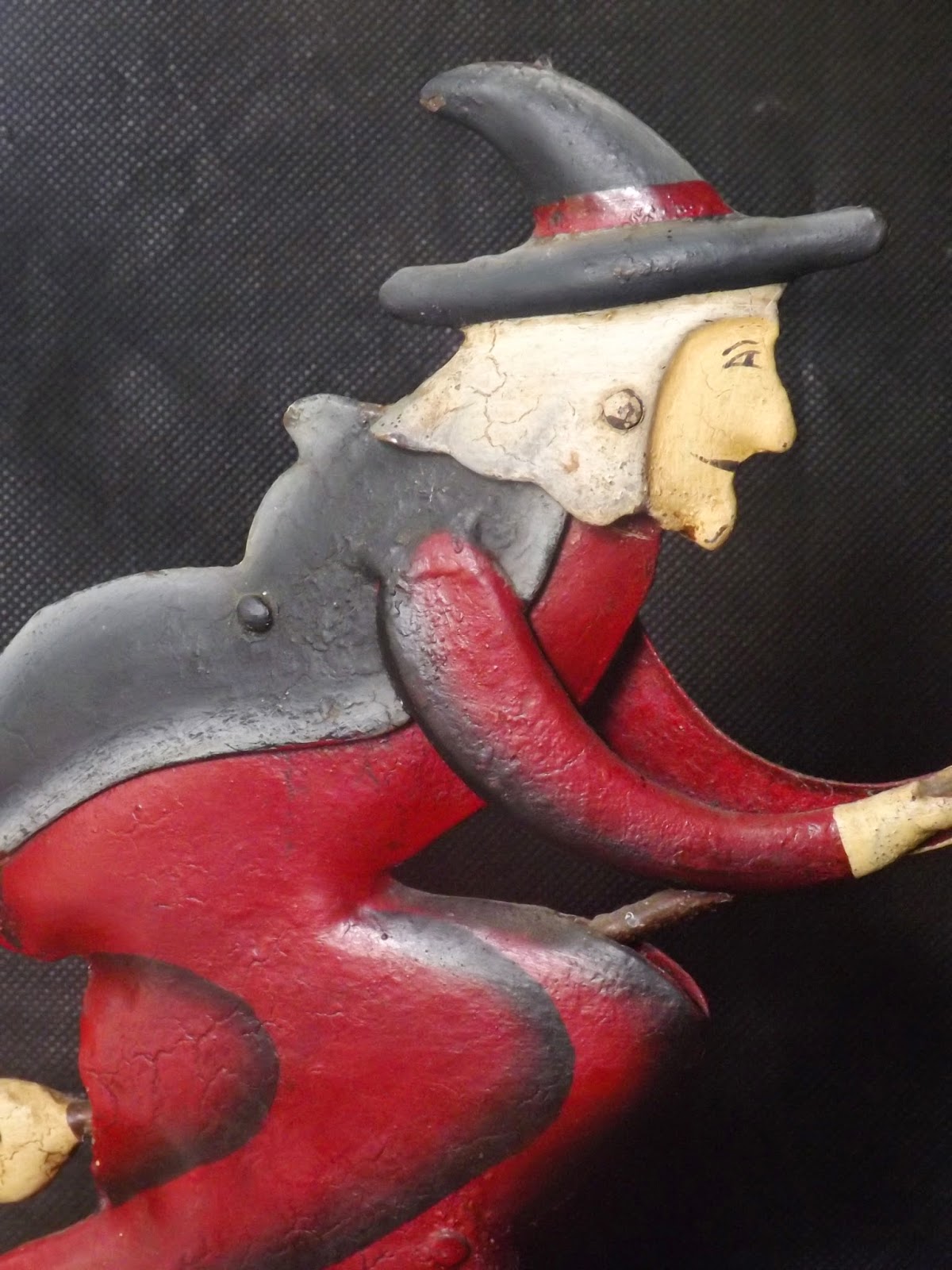 Cahyoes Antique Gallery: Mainan Pendulum Nenek Sihir (SOLD)