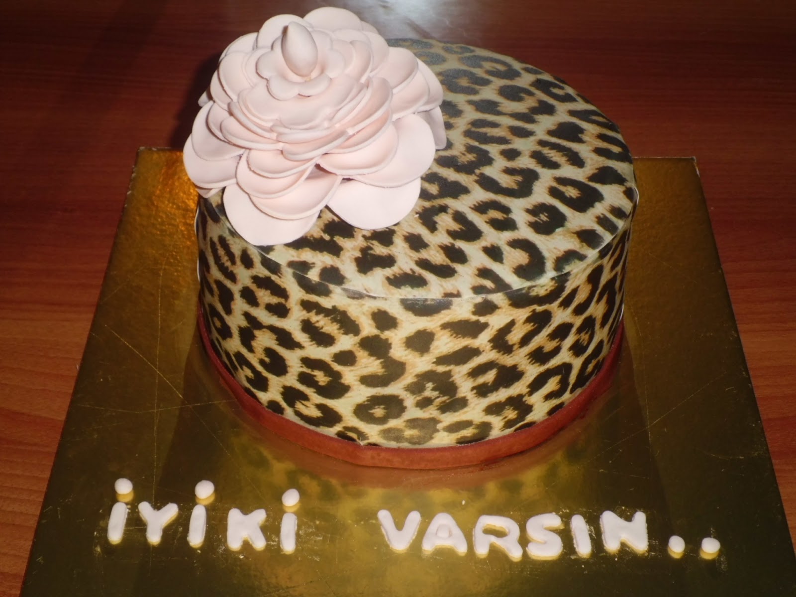 Lerna�nın Pasta Evi Leopar Desenli Pasta