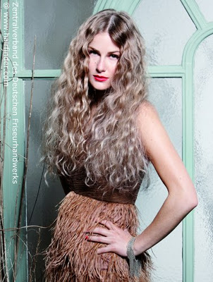 Moderne Frisuren mit Locken