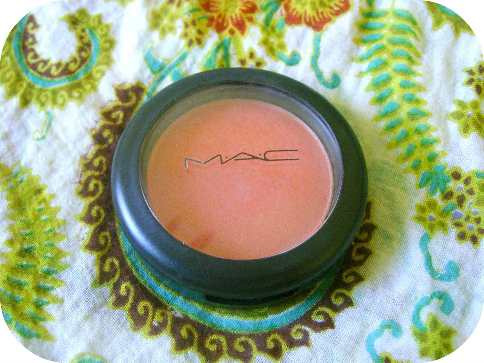 Review Mac Blush in Peachy Keen Mirror on the Wall......