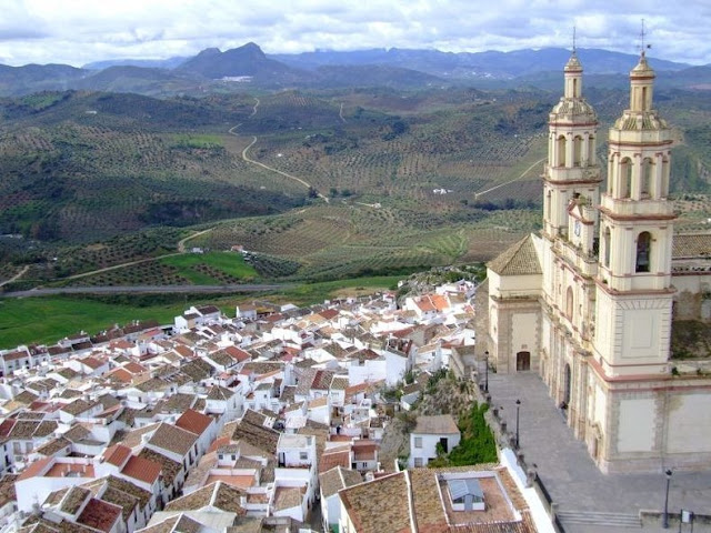 Andalusia, Kota Paling Putih Sedunia