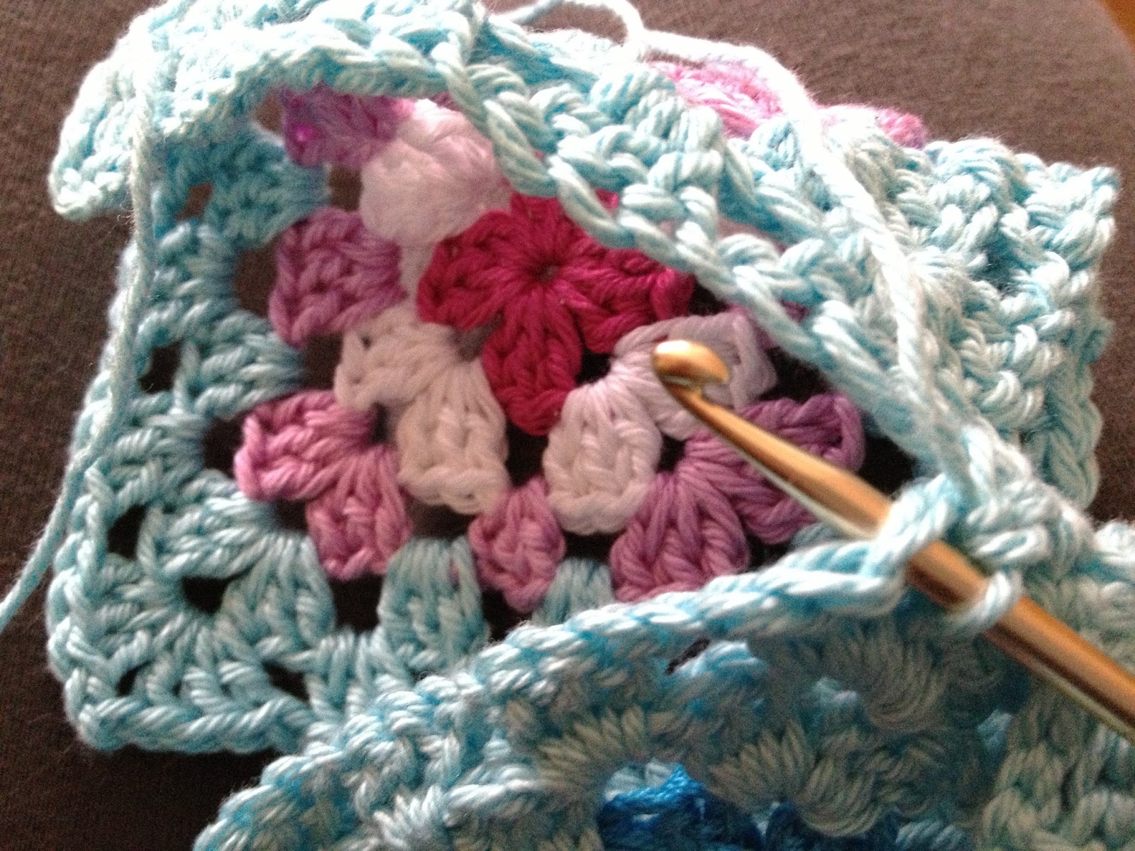 Granny Squares Aan Elkaar Haken Met Stokjes