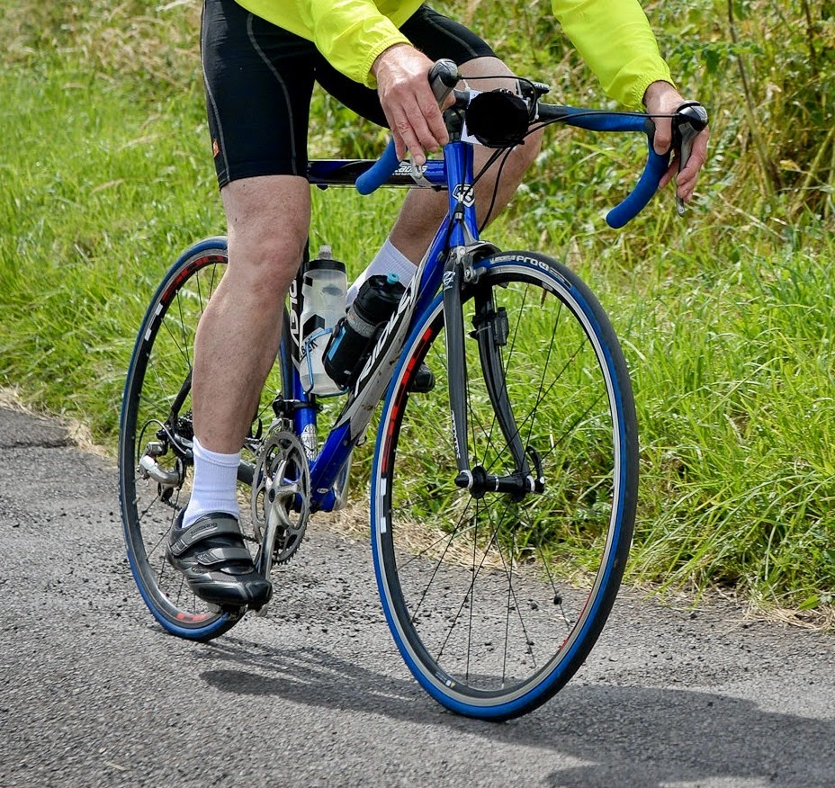 coloured road bike tyres