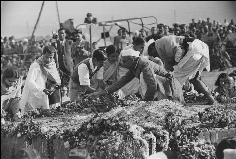 Rare Photos Of Mahatma Gandhi Funeral MERE PIX