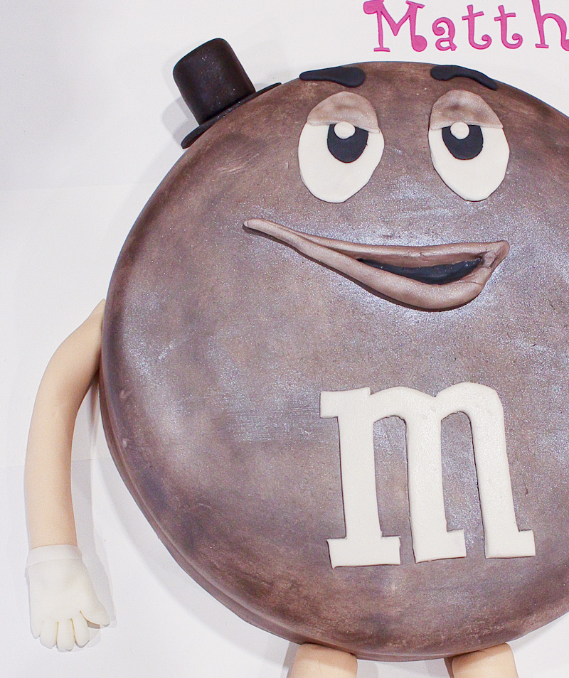 M & M cakes