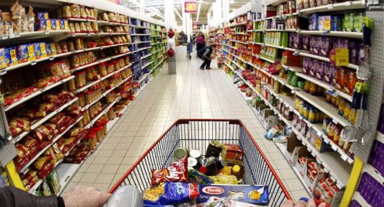 Vendas em supermercados sobem 3,42% em um ano, diz entidade