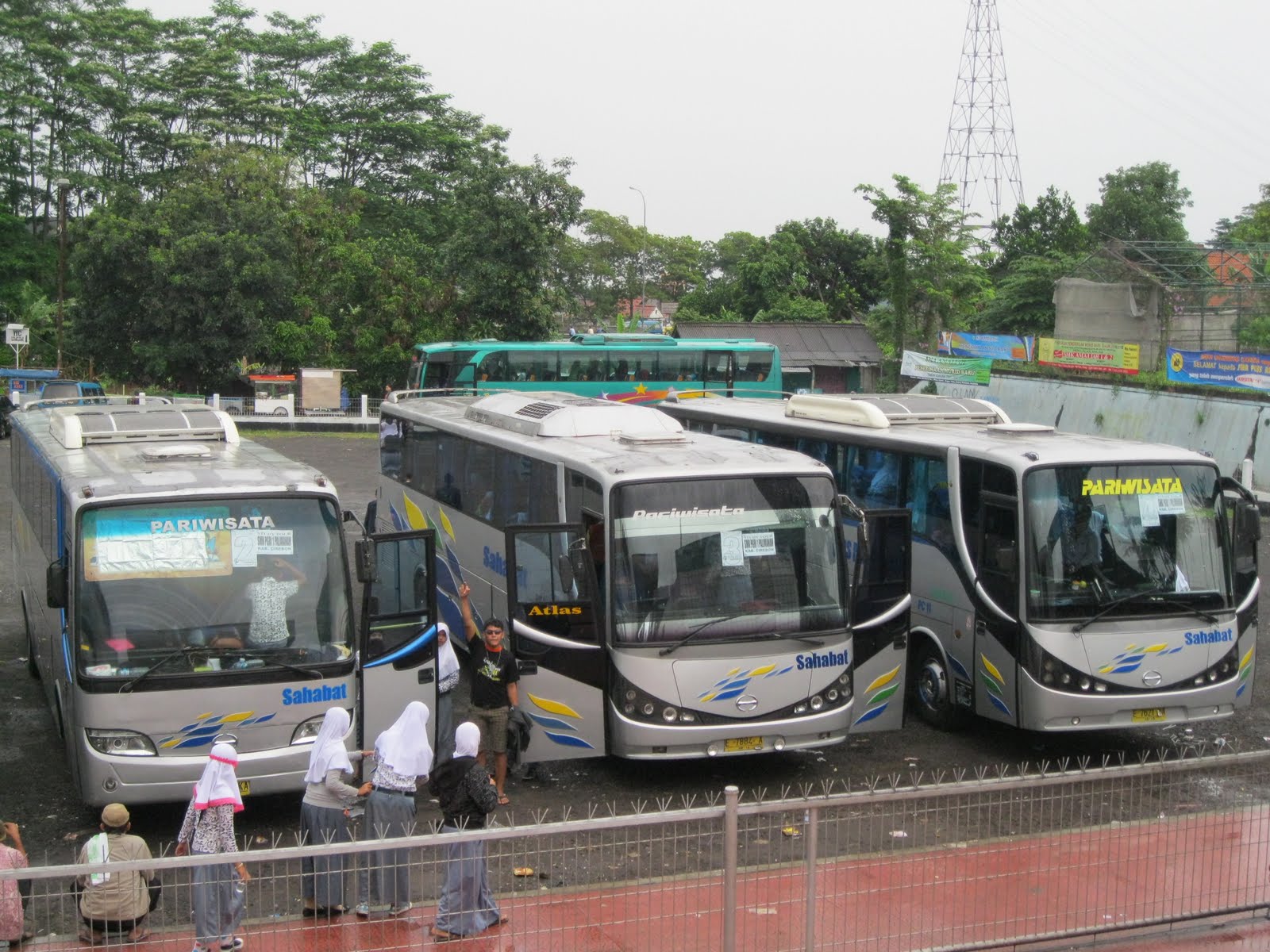 Bus Webs: Bus Pariwisata PO Sahabat Campuran