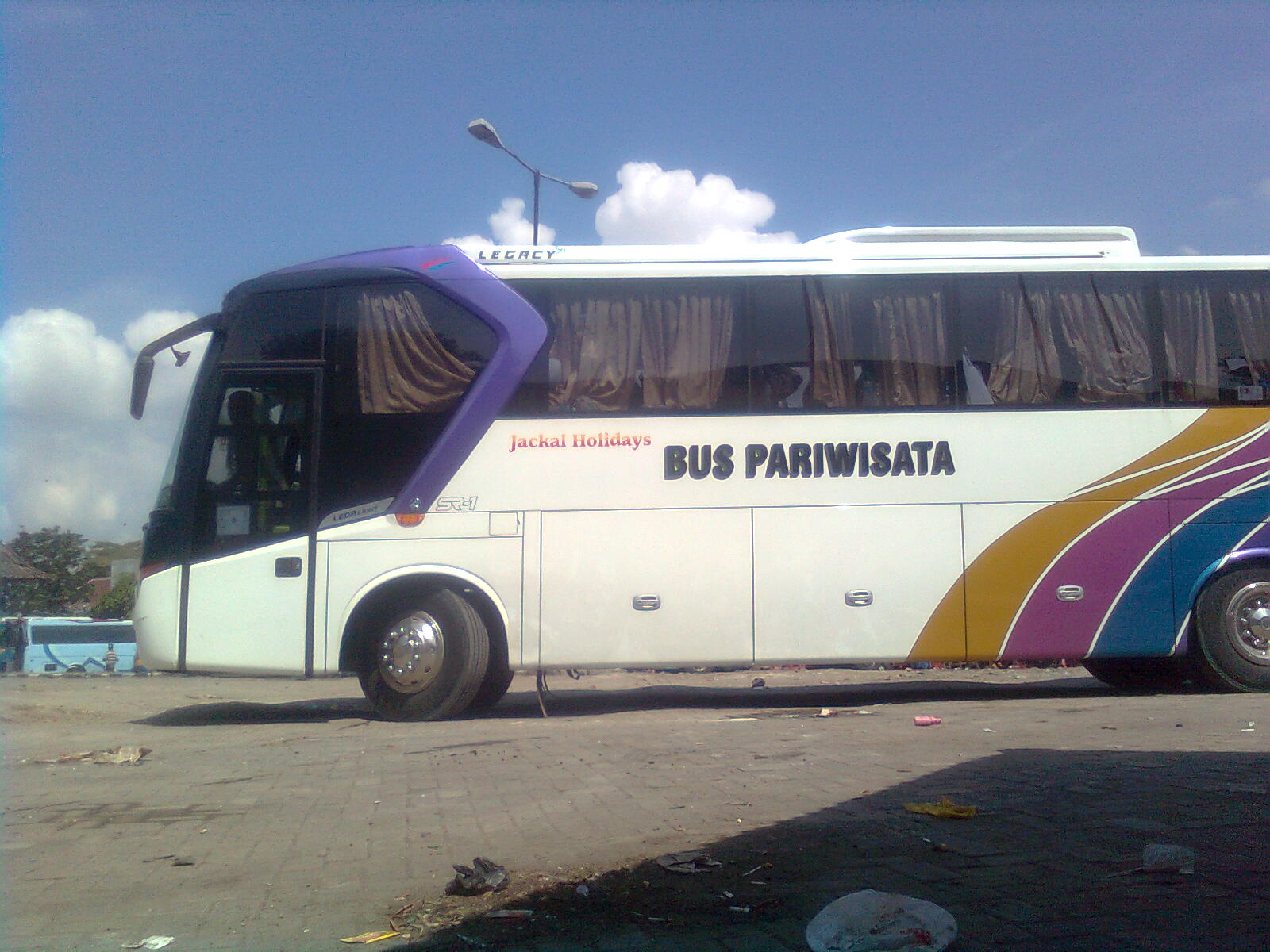 BIS (Bagiku Indah Selamanya....): Jackal Holidays Legacy SR-1 Mercedes