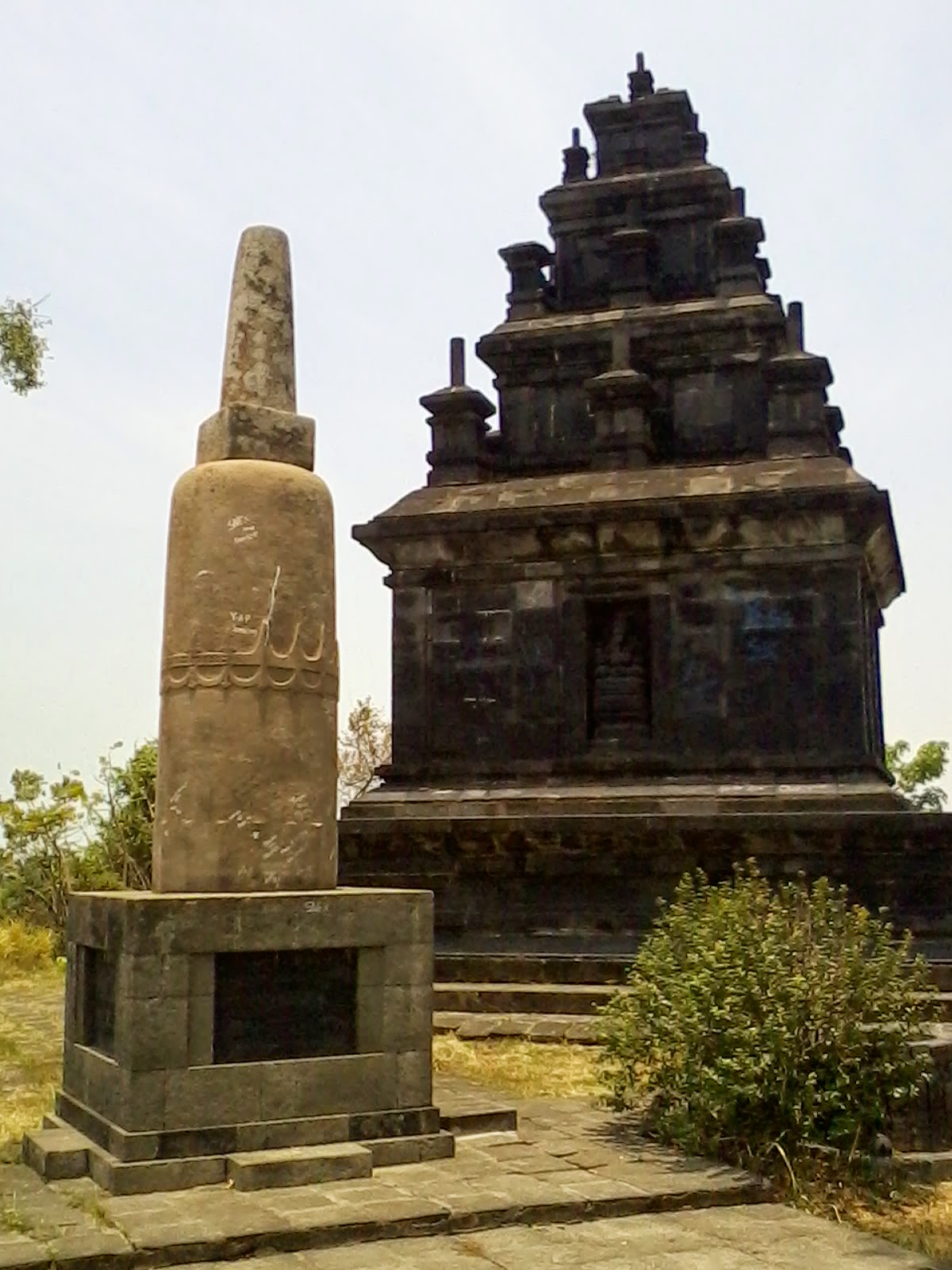 Sepenggal Kisah Dunia: Candi dan Prasasti Tugu Semarang; Perbatasan