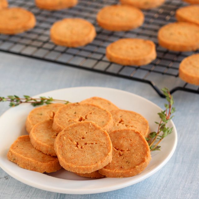 Kid Cultivation Parmesan & Thyme "Cookies"