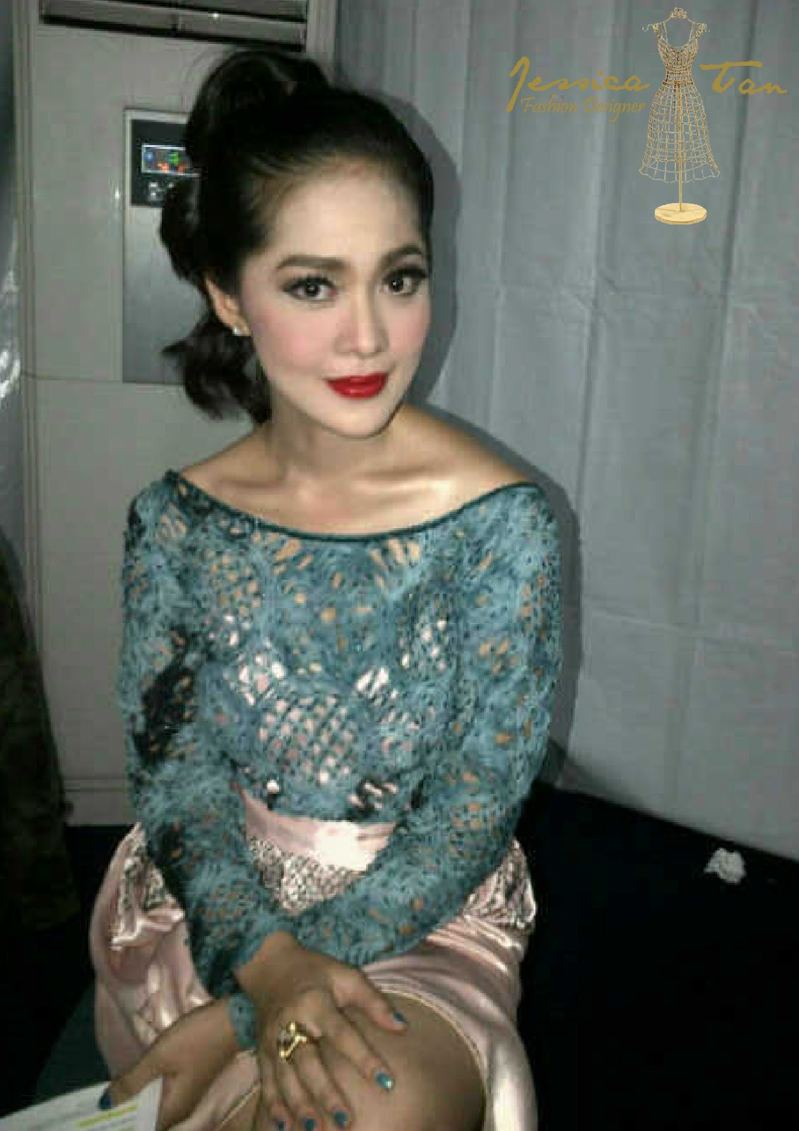 Labels: wardrobe for METRO TV ( FOR.BIS ) ANTV ( KLIK AWARDS