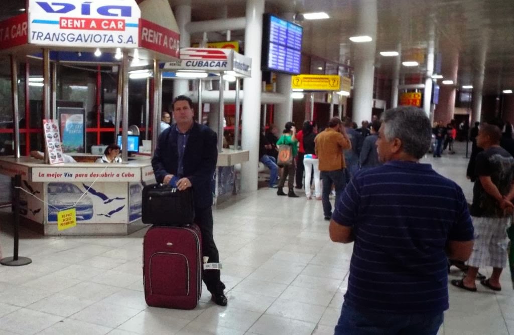 Ap+Bernardo+Quesada+_+en+Aeropueto_DSCF2138+(2).jpg (1024&times;668)