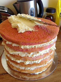 iSophie: Pink Ombre Cake How-To