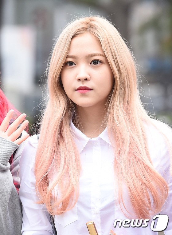 Instiz Female Idols Who Had Pink Ombre Hair Kpoptify