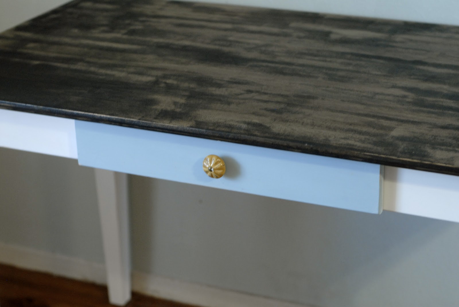 DIY Chalk Paint and a Desk