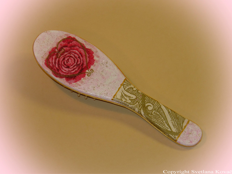 Lyra's World My first decoupage hair brushes