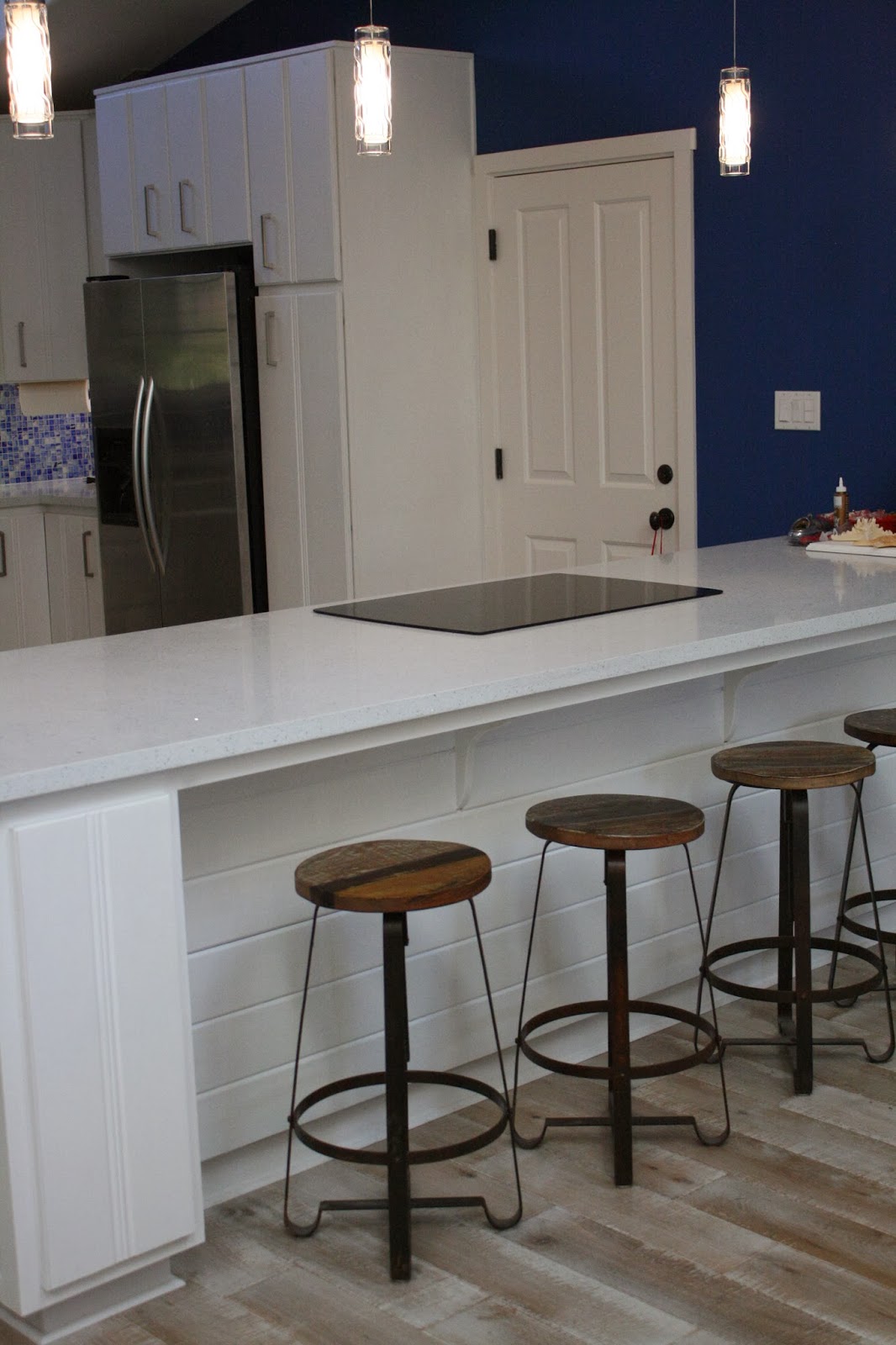 Kitchen cabinets chalk paint White Chalk Paint Kitchen Cabinets