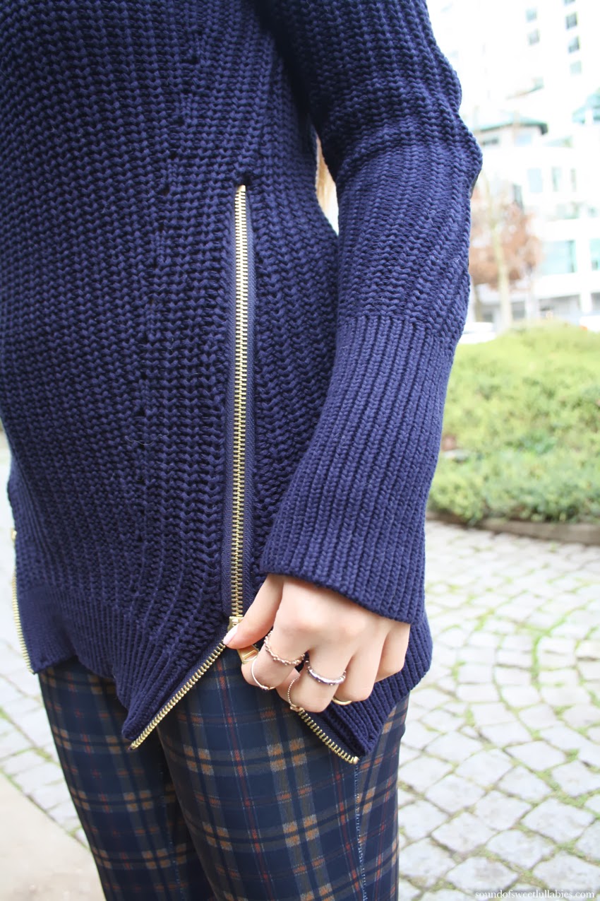 Side Zipper Sweater Sound of Sweet Lullabies