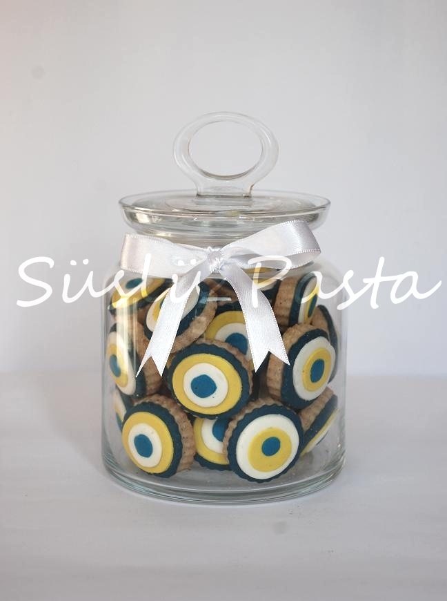 Süslü Pasta Kavanozda Kurabiyeler Nazar Boncukları
