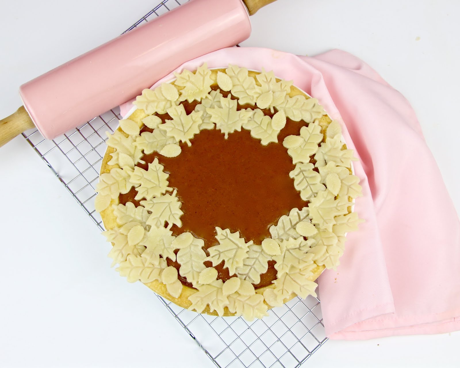 Video The Best Pumpkin Pie With Pie Crust Leaves The Lindsay Ann