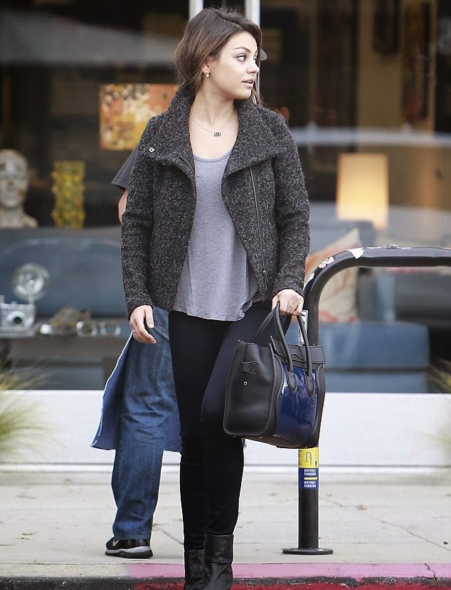 Mila Kunis Booty Flashing in Jeans At The Supermarket Mila Kunis Booty Flashing in Jeans At The Supermarket