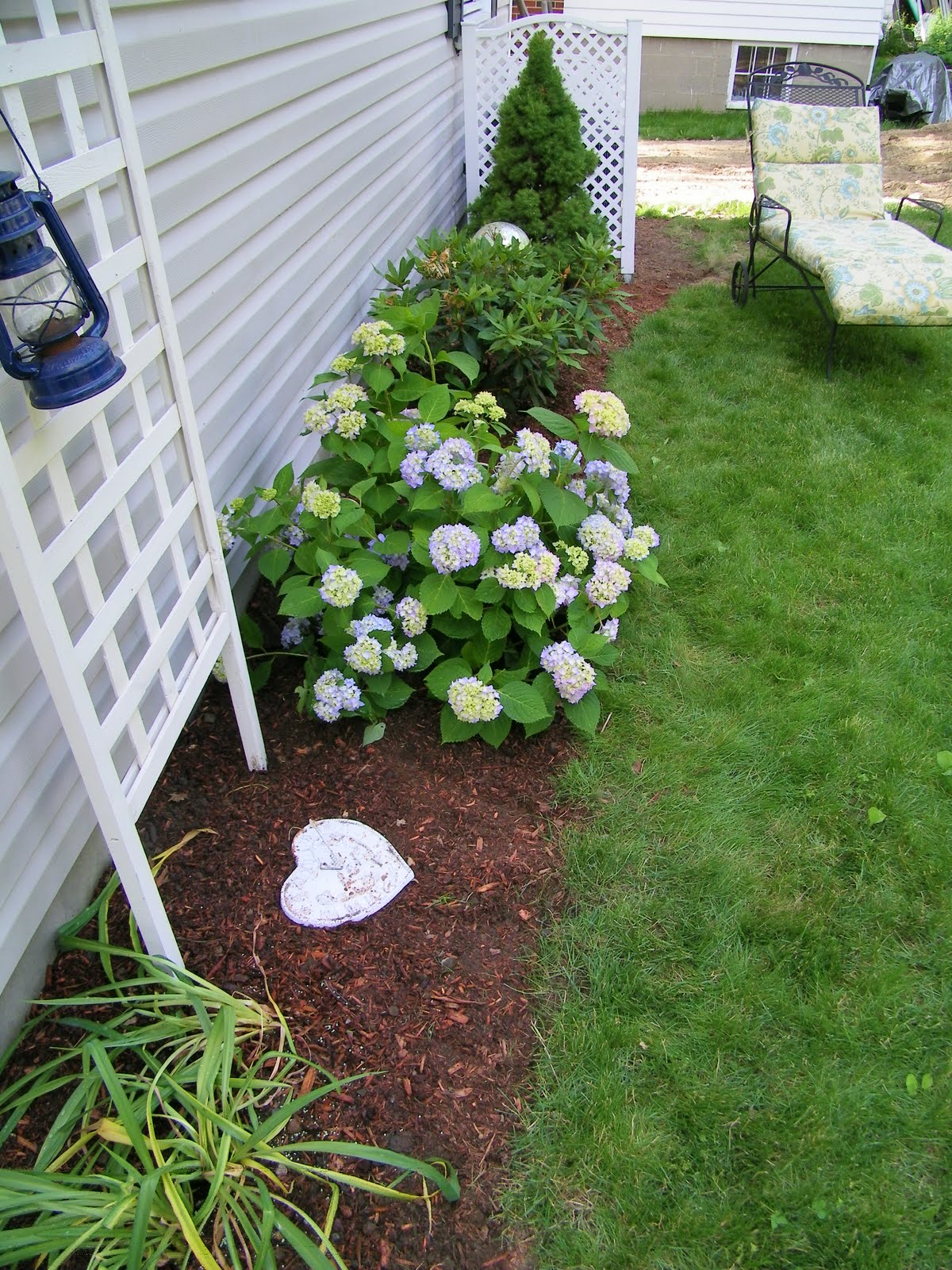 Maison Decor My ugly yard area transformed