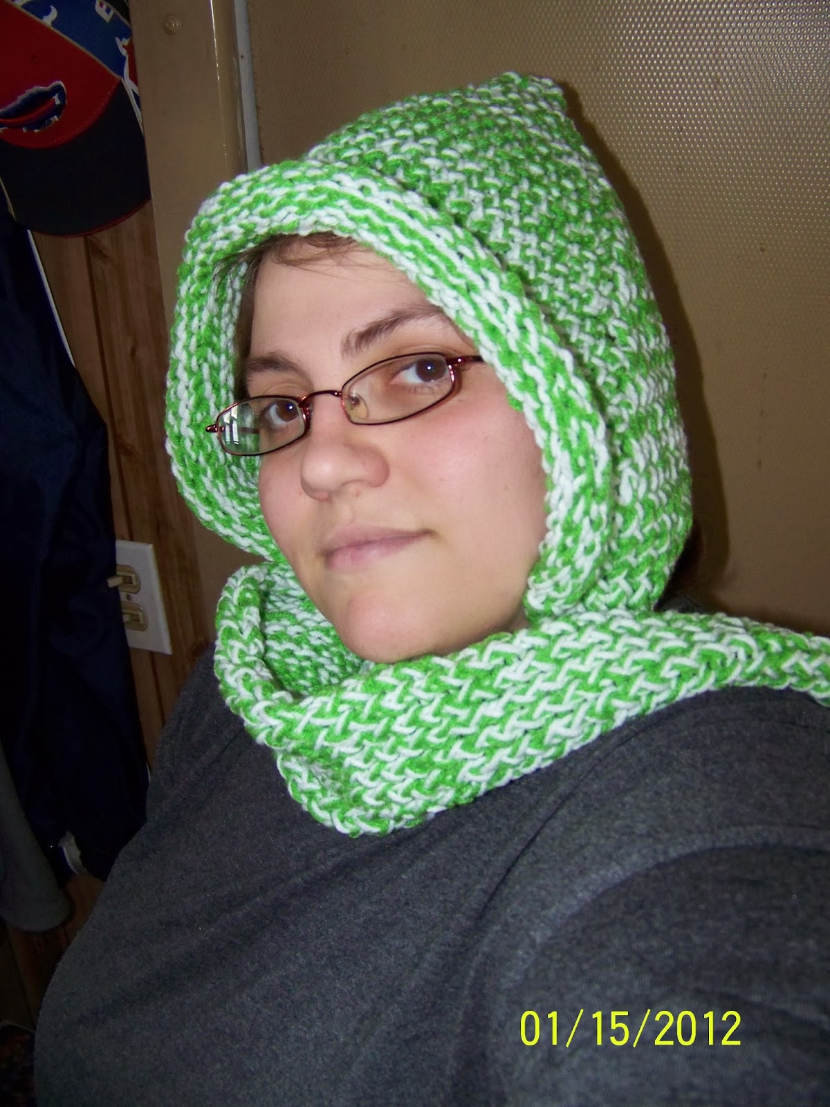 Simply Intertwined : Hooded Scarf Pattern