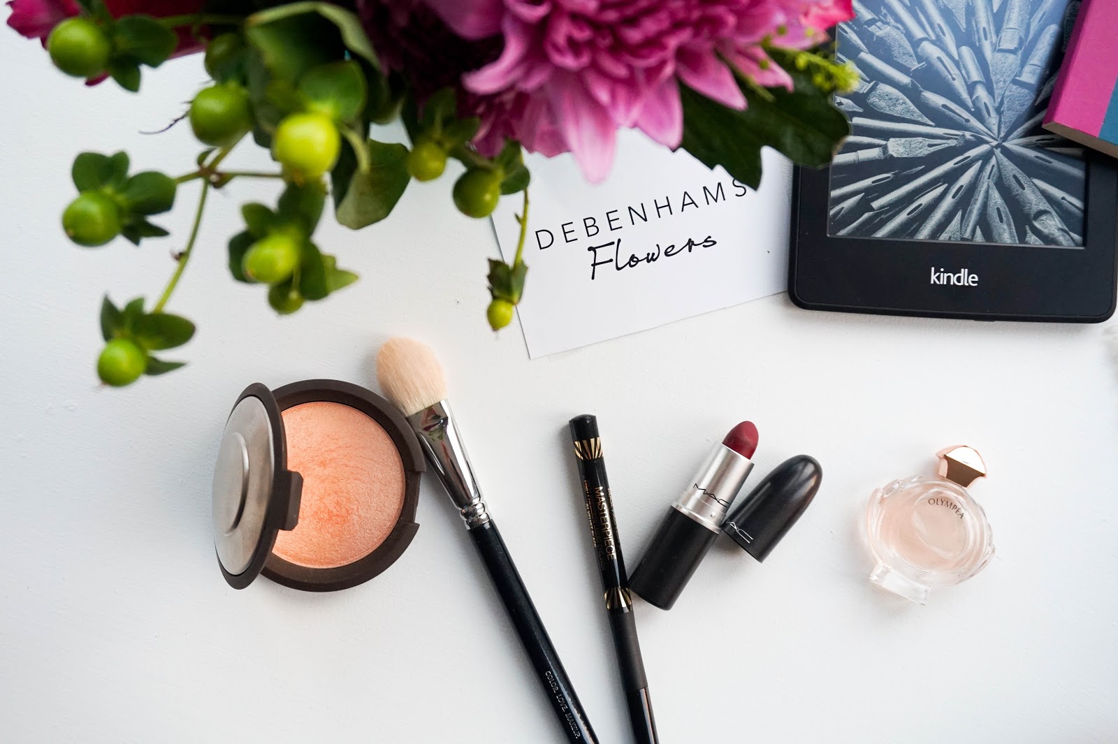 How To Beat Those January Blues How To Beat Those January Blues - Debenhams Flowers
