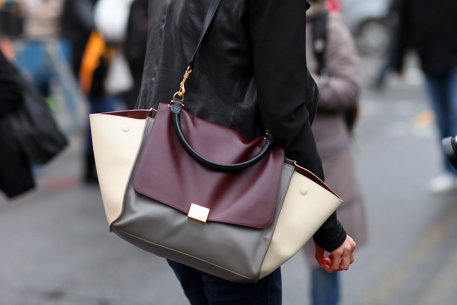 celine trapeze